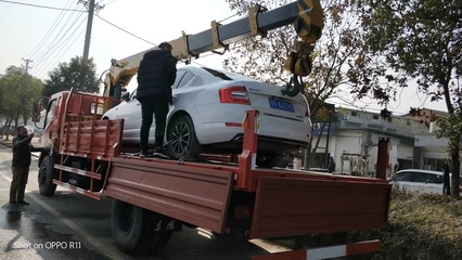 規(guī)模徐工25噸折臂隨車(chē)吊平板車(chē) 高效物流與工程建設(shè)的得力助手