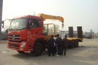 東風(fēng)天龍平板帶隨車(chē)吊 多能一體，助力高效物流與工程建設(shè)